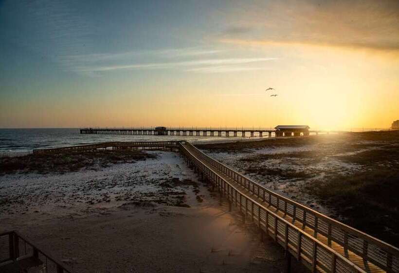 Отель The Lodge At Gulf State Park, A Hilton