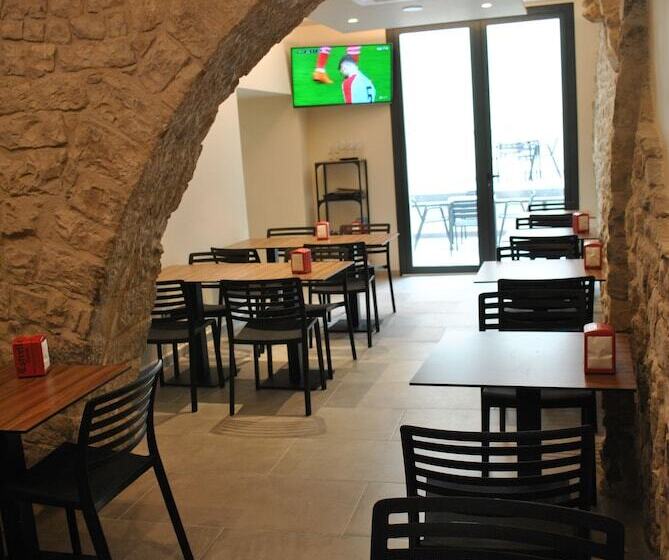 酒店 Hostal Universitat