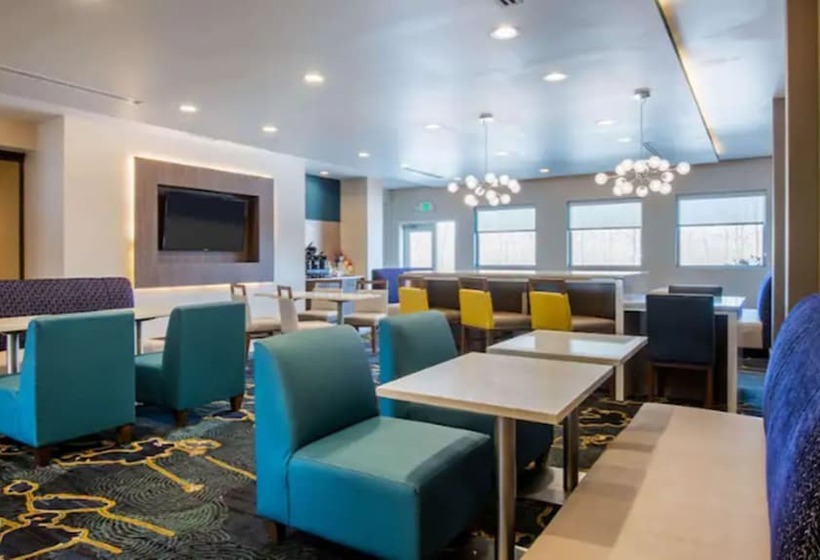 בית מלון כפרי La Quinta By Wyndham Buffalo Amherst