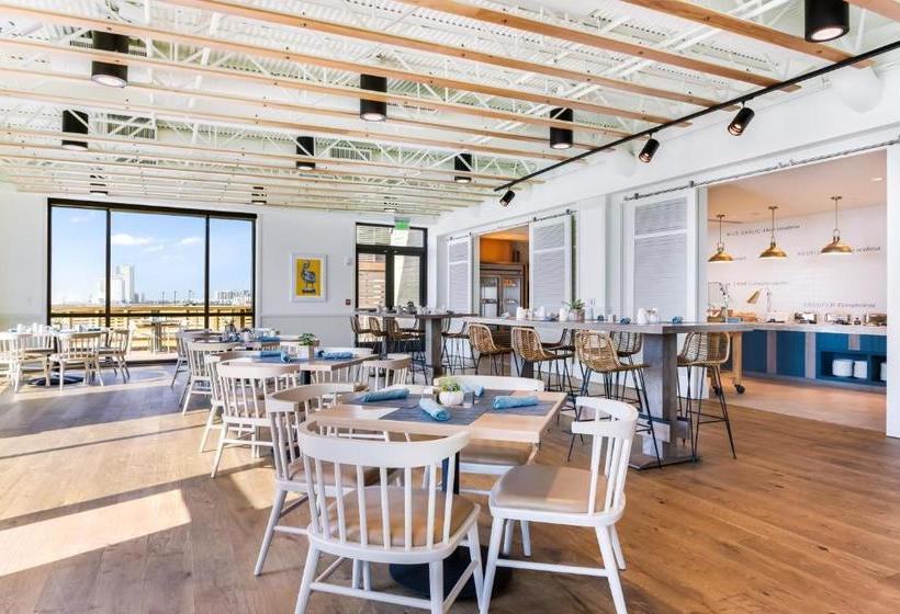 Отель The Lodge At Gulf State Park, A Hilton