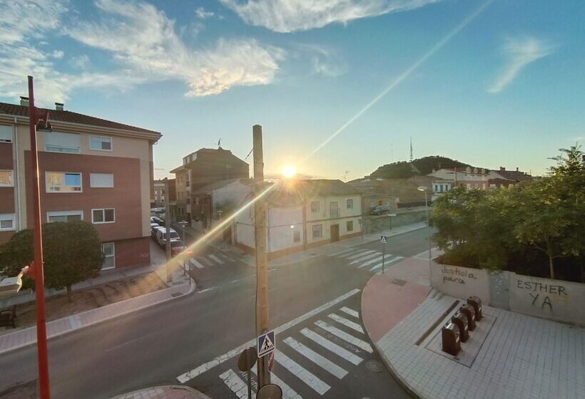 ペンション El Portazgo Restaurante Hostal La Cisterniga