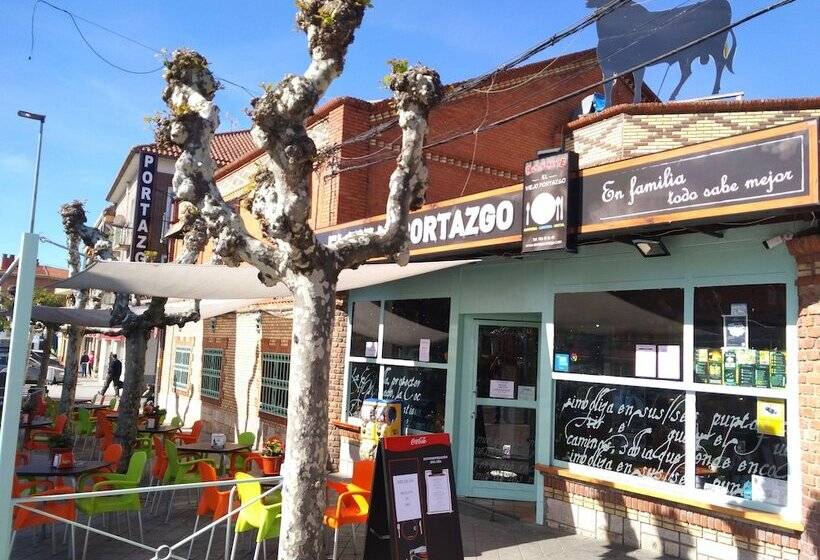ペンション El Portazgo Restaurante Hostal La Cisterniga