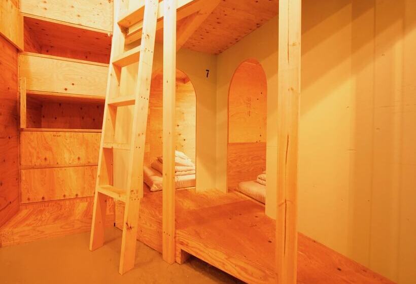 ペンション Ishigaki Guesthouse Hive