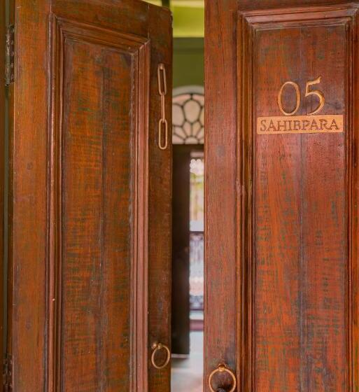 تختخواب و صبحانه Calcutta Bungalow