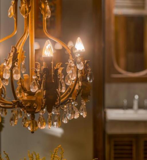 تختخواب و صبحانه Calcutta Bungalow