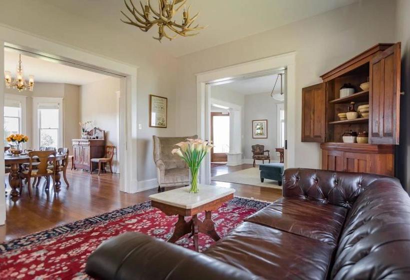 مبيت وإفطار Clifton House