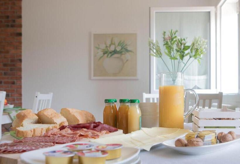 مبيت وإفطار La Casa Di Amedeo