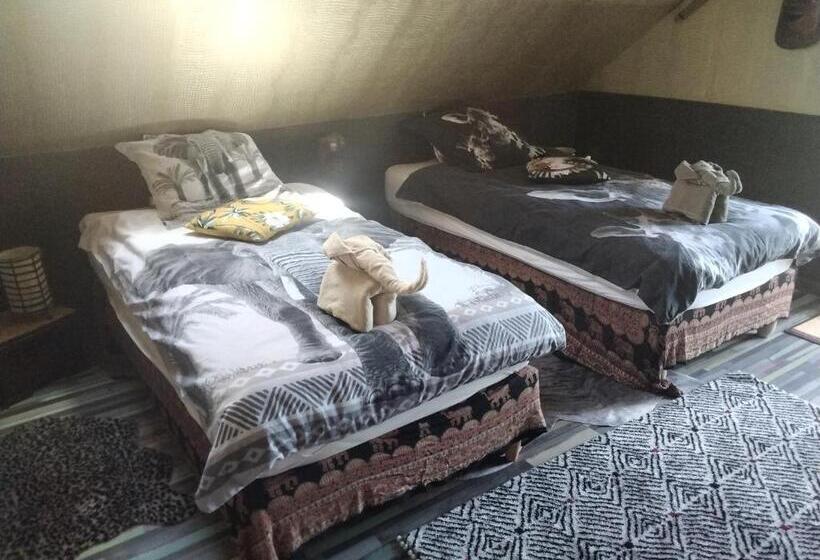 مبيت وإفطار O Tour Du Monde