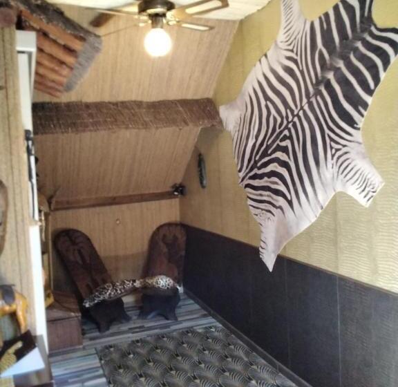 مبيت وإفطار O Tour Du Monde