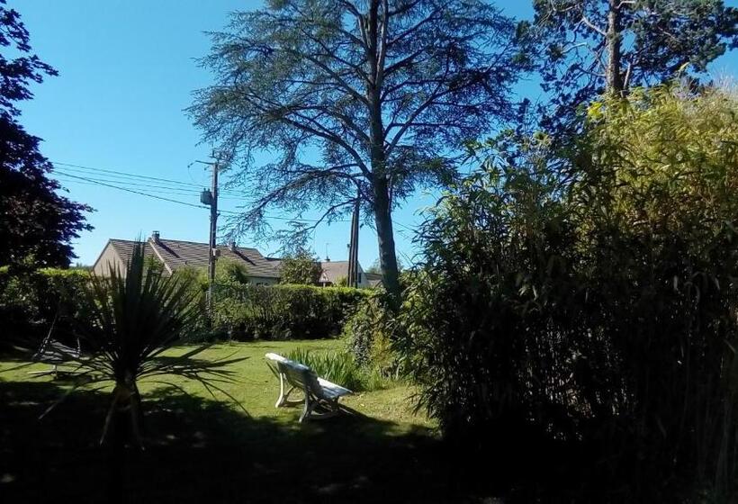 مبيت وإفطار O Tour Du Monde