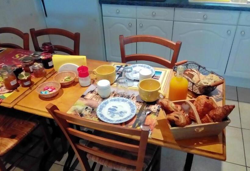 مبيت وإفطار O Tour Du Monde