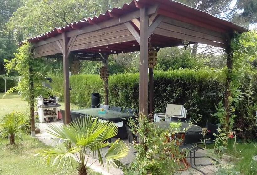 مبيت وإفطار O Tour Du Monde