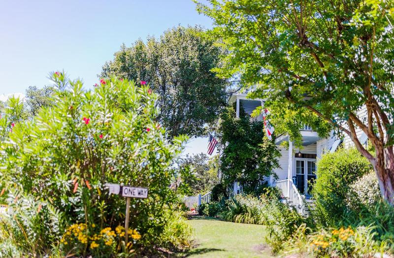 تختخواب و صبحانه Roanoke Island Inn