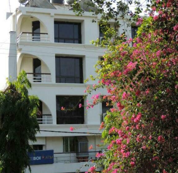 酒店 Balcony Rooms Overlooking The Main Market