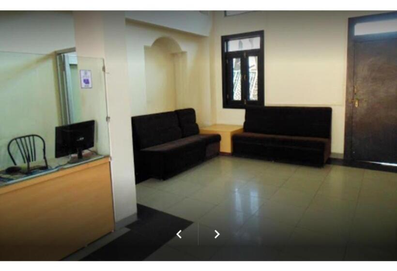 酒店 Balcony Rooms Overlooking The Main Market