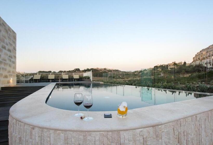 هتل Cesca S Boutique