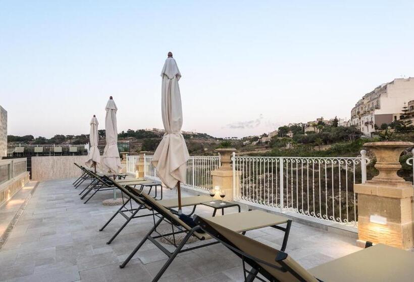 هتل Cesca S Boutique