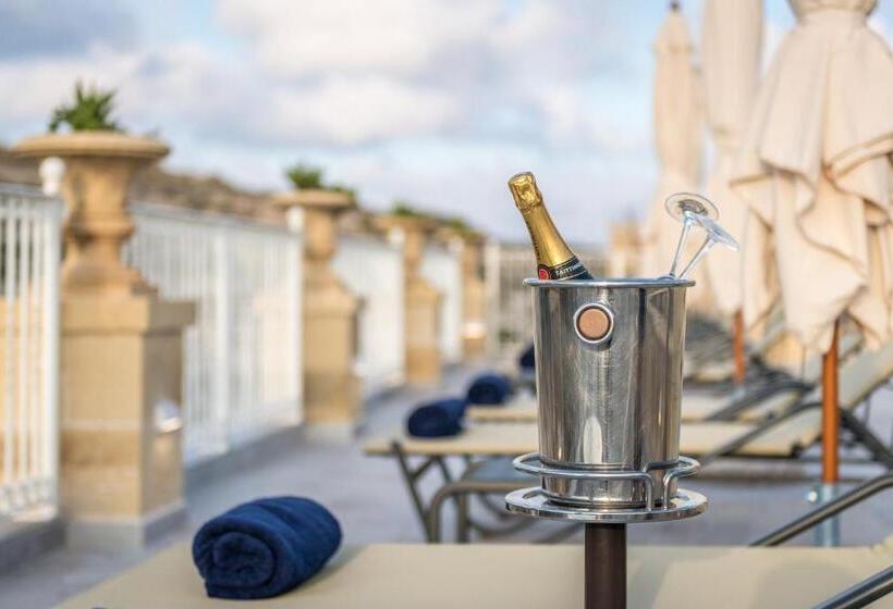 هتل Cesca S Boutique