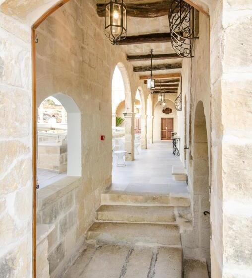 هتل Cesca S Boutique