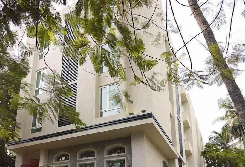 בית מלון כפרי Grey Suit