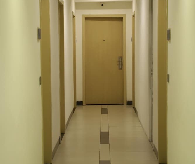 בית מלון כפרי Grey Suit