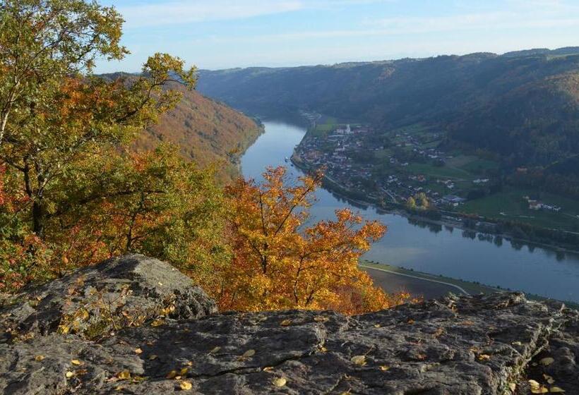 Pension Zum Ebenstein Am Donausteig