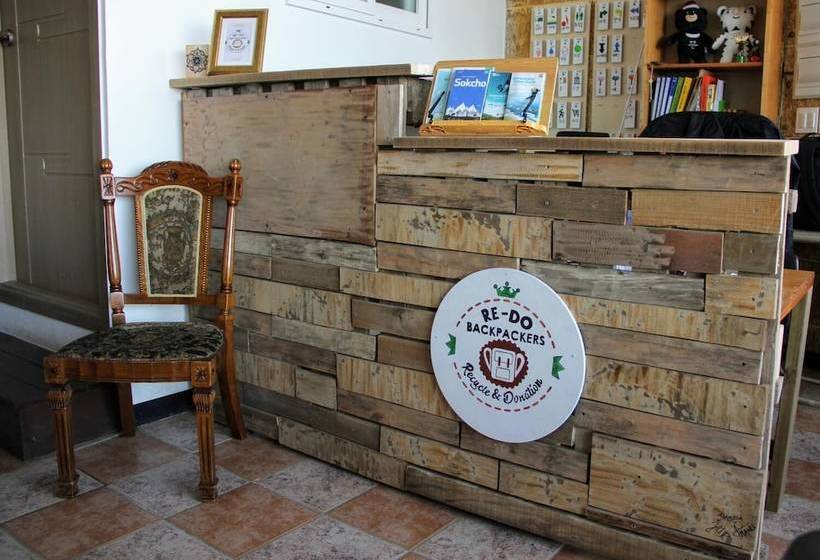 Redo Backpackers  Hostel