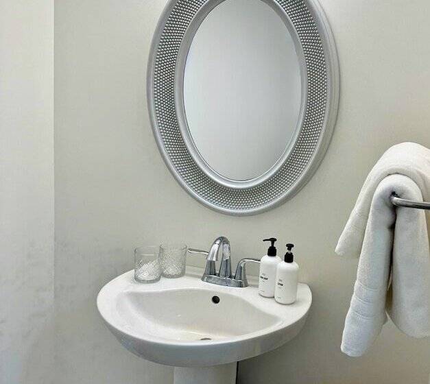 فندق صغير Cheticamp Outback Inn