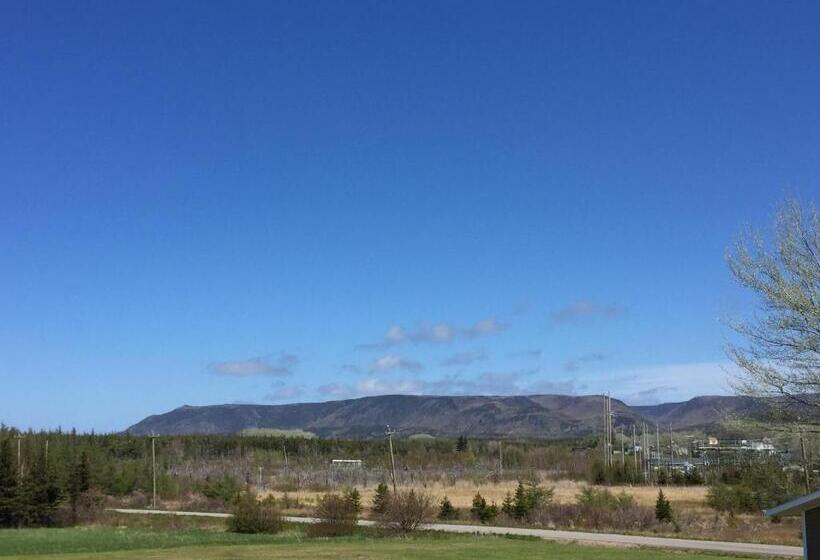 فندق صغير Cheticamp Outback Inn