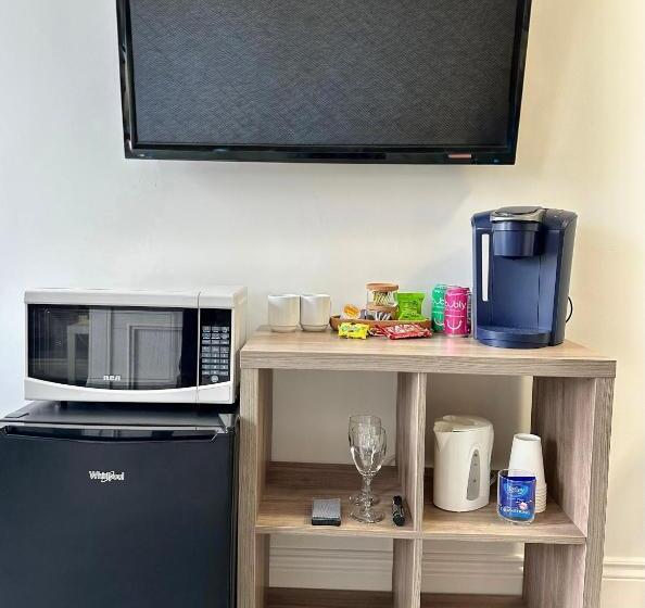 فندق صغير Cheticamp Outback Inn