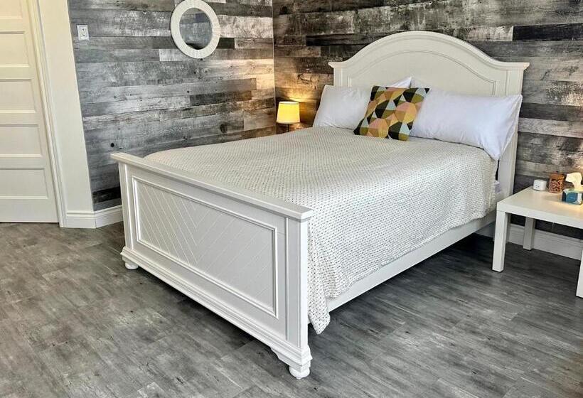 فندق صغير Cheticamp Outback Inn