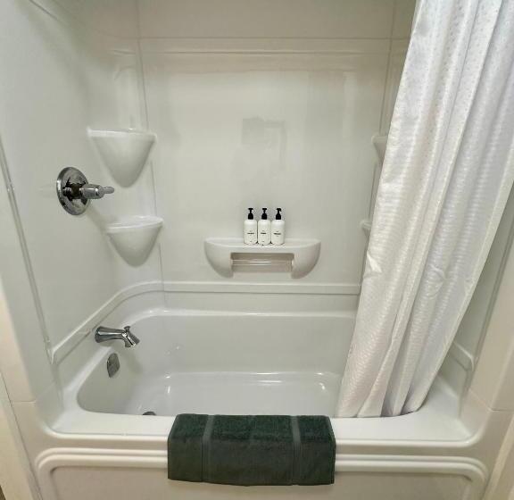 فندق صغير Cheticamp Outback Inn