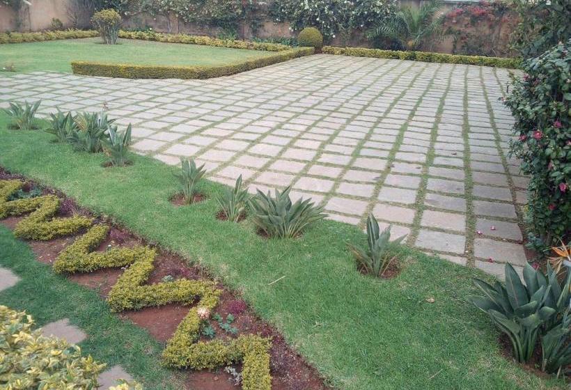 ベッドアンドブレックファースト Sahamalaza