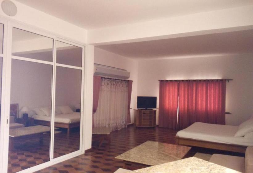 ベッドアンドブレックファースト Sahamalaza