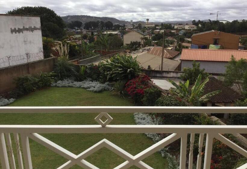 ベッドアンドブレックファースト Sahamalaza