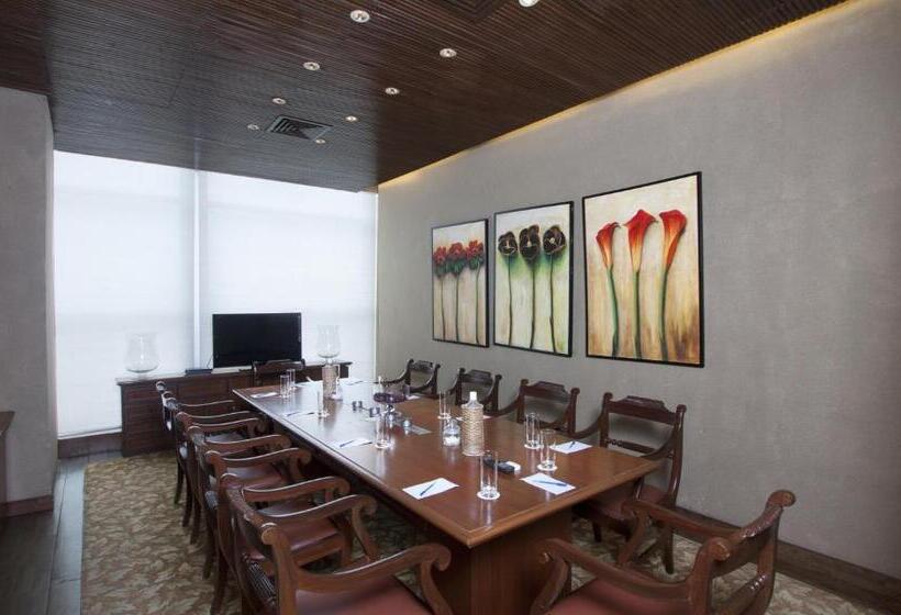 هتل کپسول Ecohub