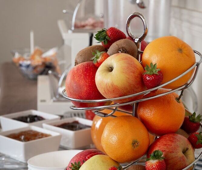 هتل Hnn Luxury Suites