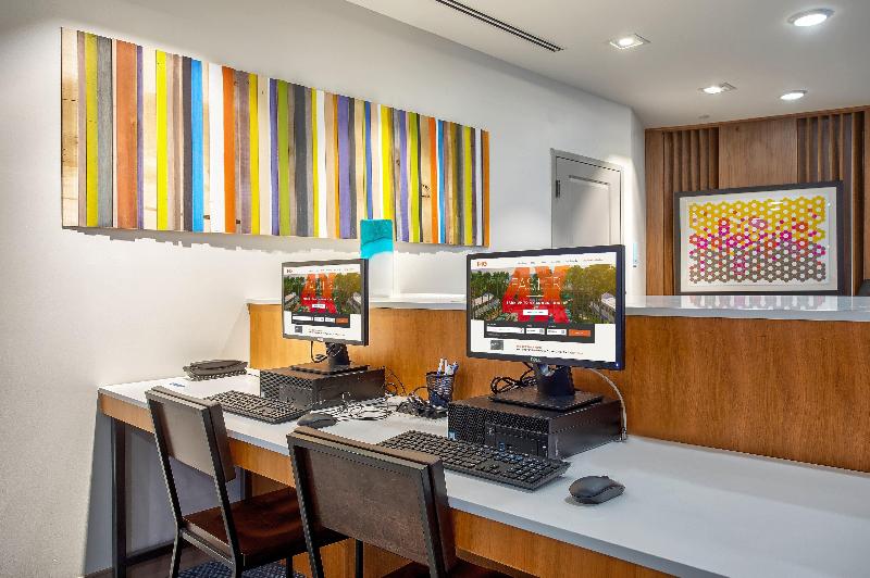 Отель Holiday Inn Express & Suites Lexington W Versailles, An Ihg