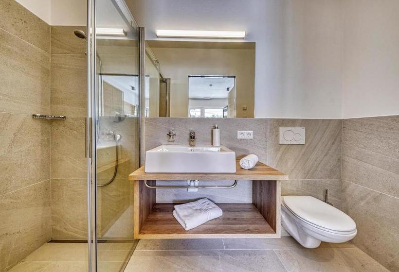 هتل Das Mitterplarser