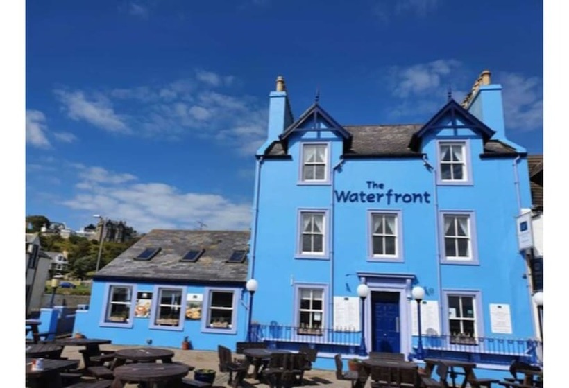 בית מלון כפרי The Waterfront
