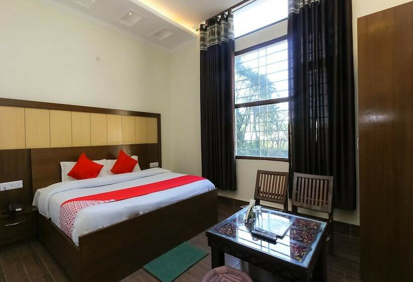 Oyo 26596 Hotel Ambika