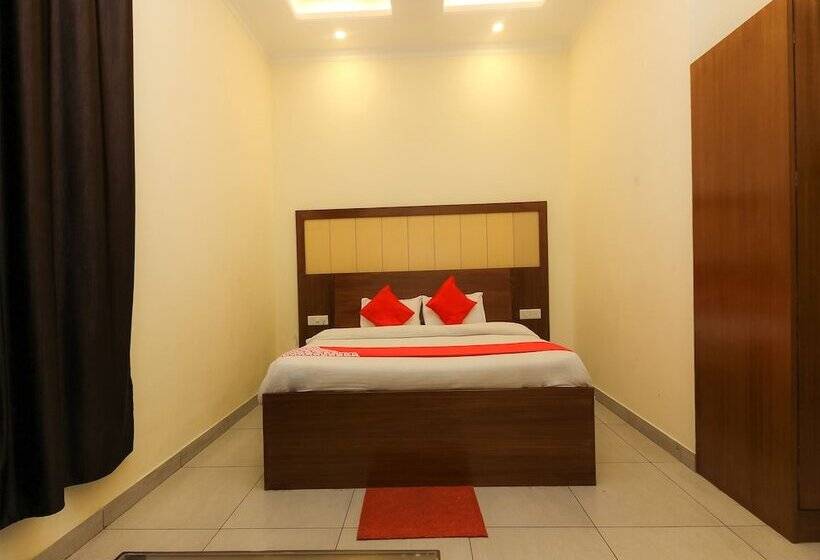 Oyo 26596 Hotel Ambika