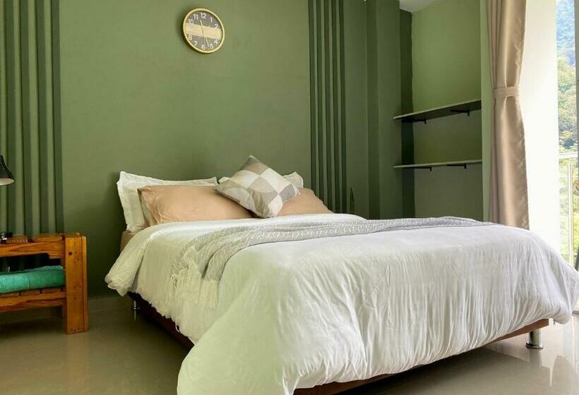 ペンション Montes De Beraka