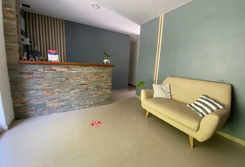 ペンション Montes De Beraka