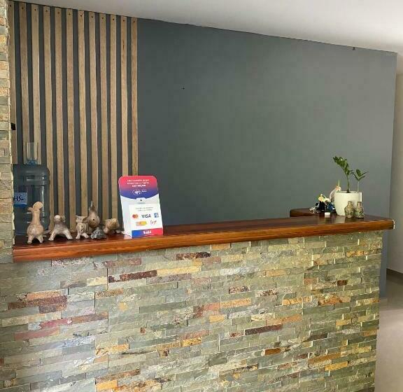 ペンション Montes De Beraka