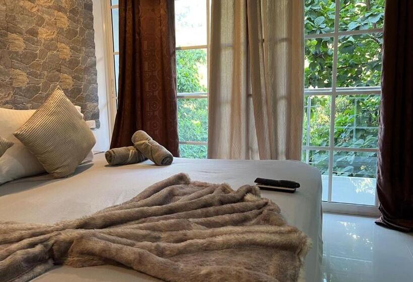 ペンション Montes De Beraka