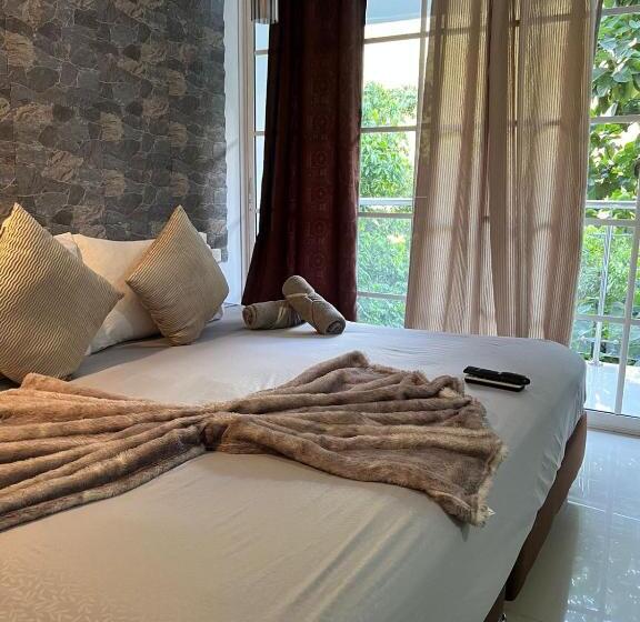 ペンション Montes De Beraka