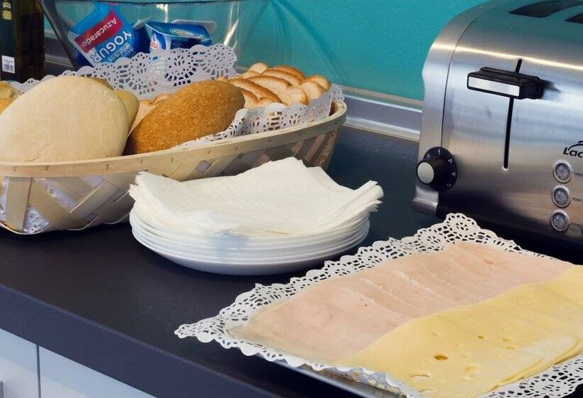 پانسیون Pixel