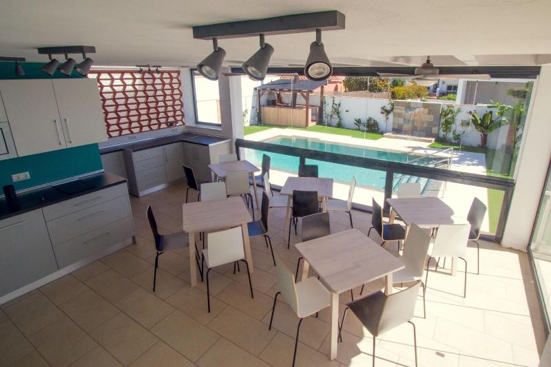 پانسیون Pixel