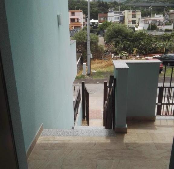 ベッドアンドブレックファースト Blue Mirea